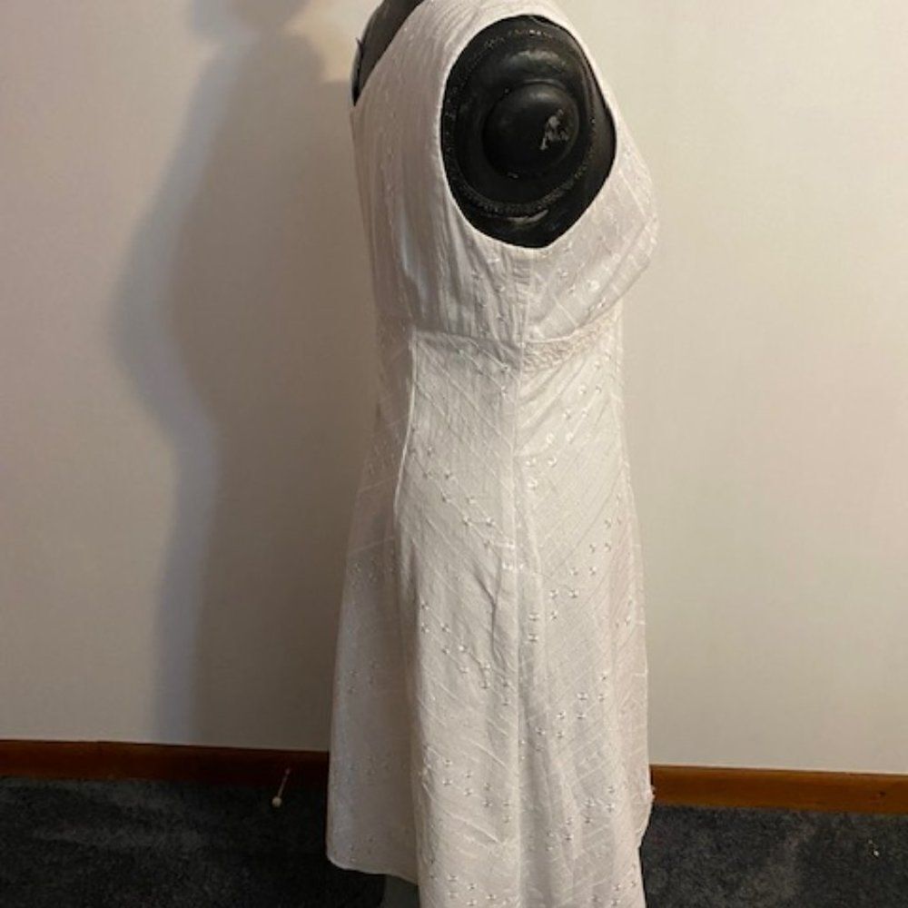 Rabbit Rabbit Rabbit Design White Eyelet dress, size 10 - Picture 4 of 5